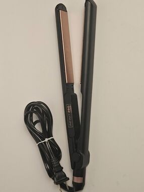 Conair InfinitiPRO Rose Gold Ceramic 1” Flat Iron Hair Straightener